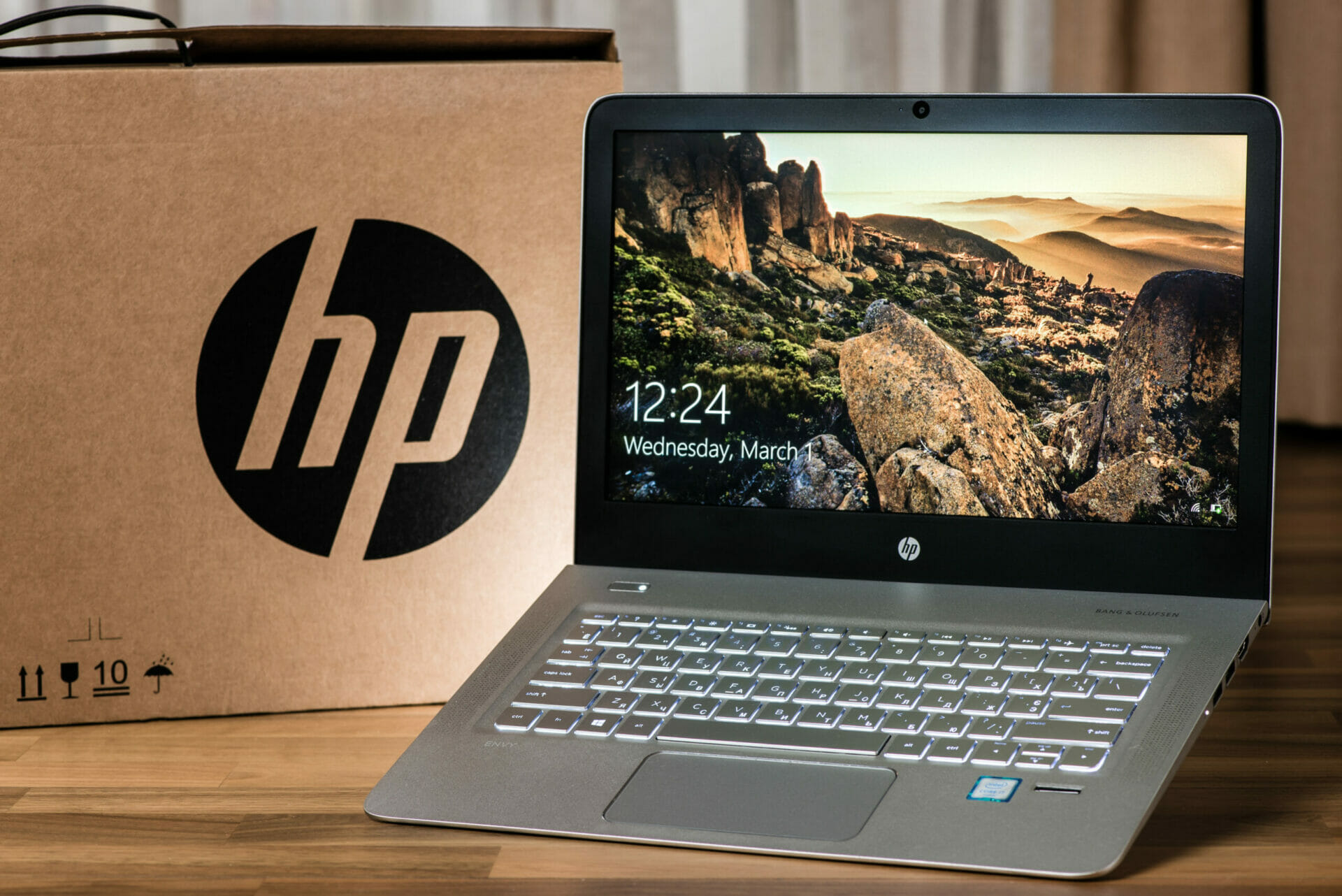 HP laptop near a HP box